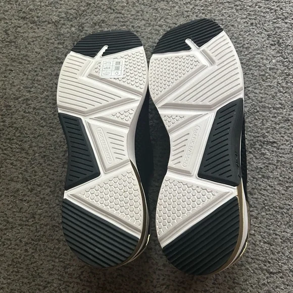 Skechers Black and Gold hands free slip on Sneakers (worn once!) - Picture 10 of 10